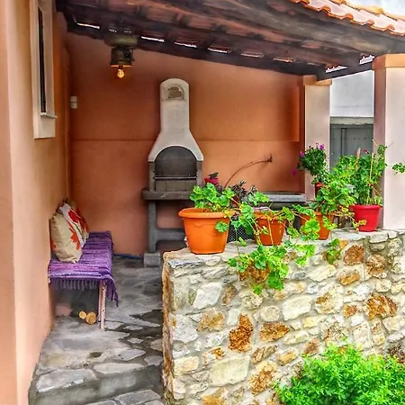 Tsagas House Case de vacanță